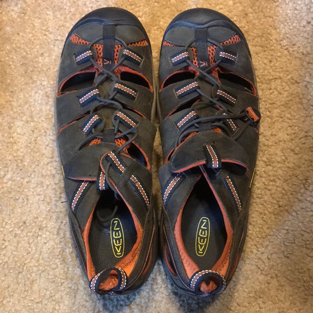 Major savings!! NWOT men’s Keen sandals